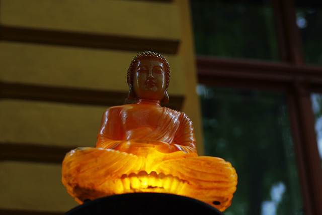 IMGP3607_buddha-erleuchtet_85mm